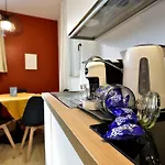 - Modern House شقة باري