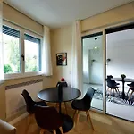 - Modern House Lejlighed